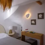 Splendid Santorini Vista 3 Bedrooms Private Pool & Bath Villa