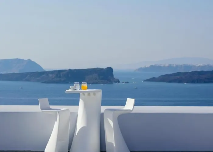 Splendid Santorini Vista 3 Bedrooms Private Pool & Bath * Akrotírion